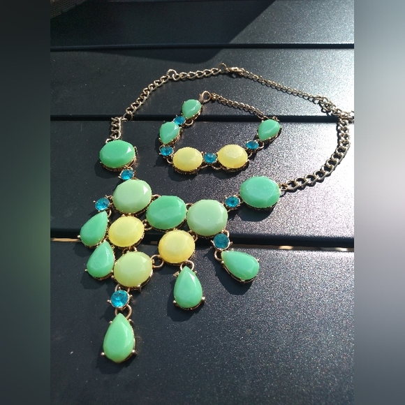 Green & Turquoise Statement Necklace, Gold Chain, with Matching Bracelet - Picture 2 of 9